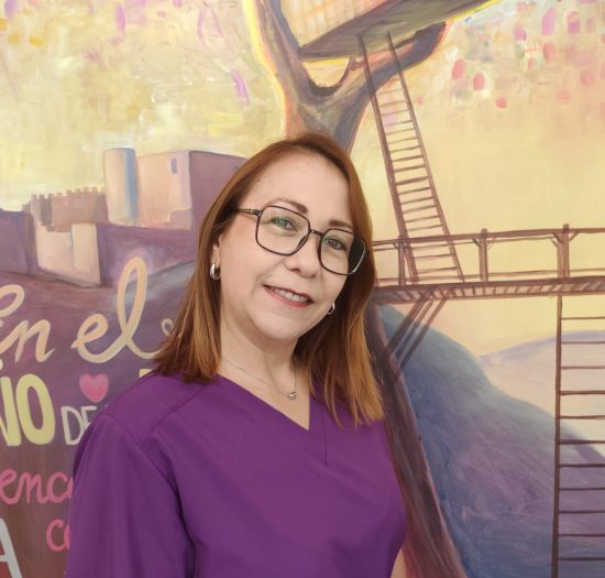 RETRATO DE DAYALI SILVA JIMENEZ TÉCNICO DE ATENCIÓN A LA DEPENDENCIA EN AFA CASTALLA Y ONIL
