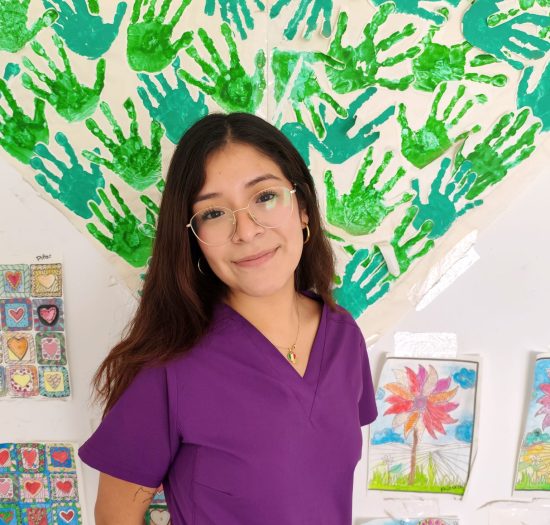 RETRATO DE SARA ROMERO CARRIÓN TÉCNICO DE ATENCIÓN A LA DEPENDENCIA EN AFA CASTALLA Y ONIL